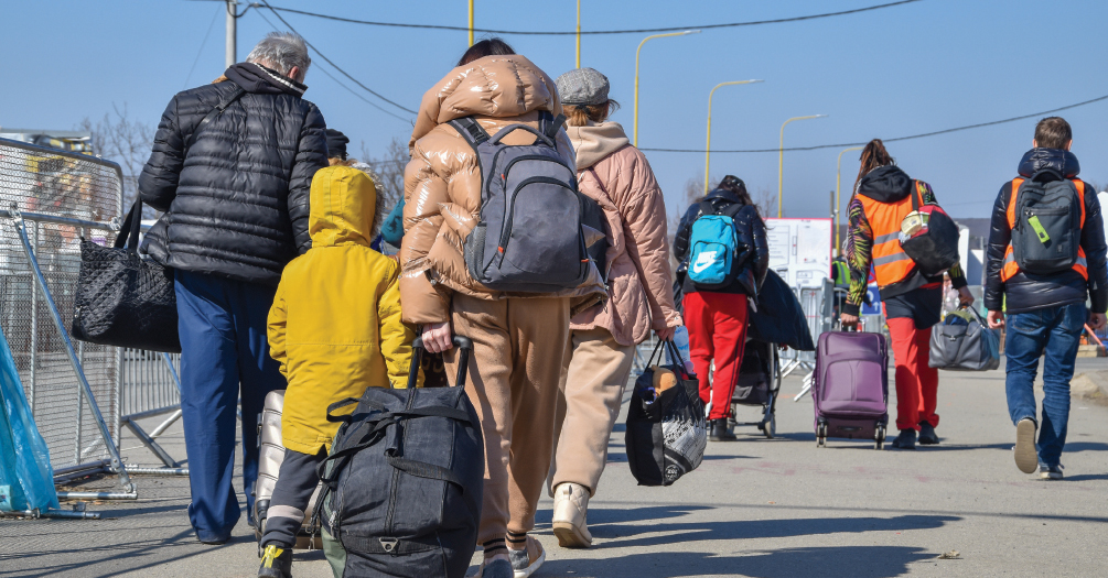 Ukrainian refugess leaving the country